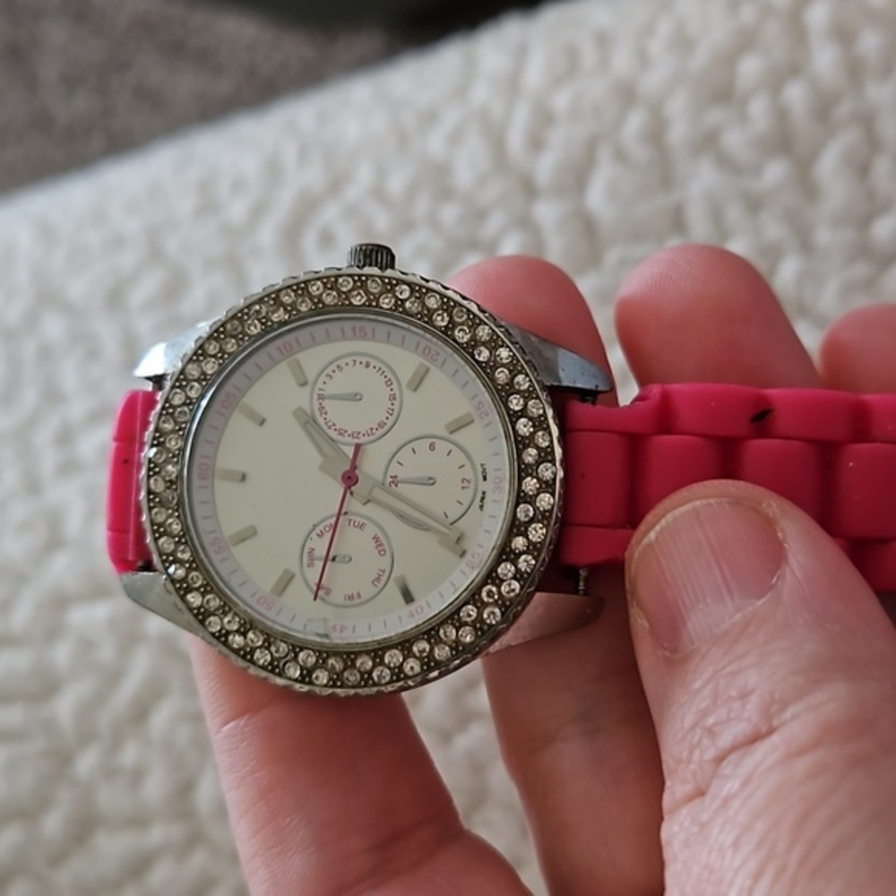 Womens‎ Watch With Pink Rubber Wristband